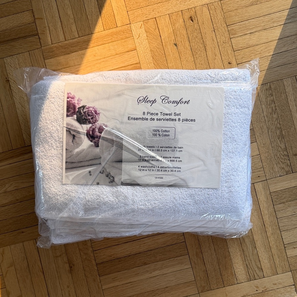 NWT 8 Piece White Towel Set